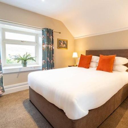 Adams Townhouse Bed and Breakfast Dingle Exteriör bild