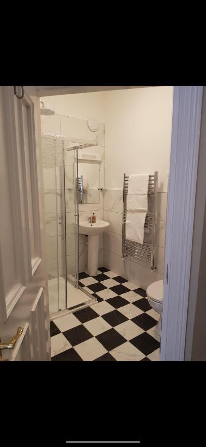 Adams Townhouse Bed and Breakfast Dingle Exteriör bild